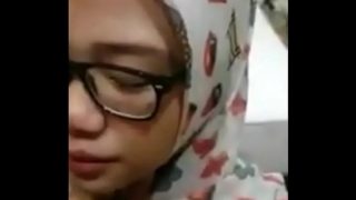 MAHASISWI JILBAB PERTAMA MENOLAK DI PAKSA GOYANG JUGA TUH
