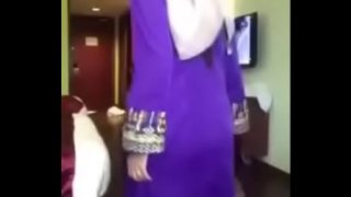 Seks remaja lelaki dengan lelaki perniagaan