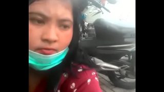 Beli kopi boleh megang pentil