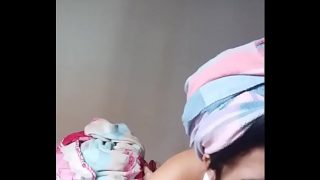 Manu chupando e indo até o talo