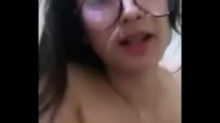 Si Kacamata Menggairahkan