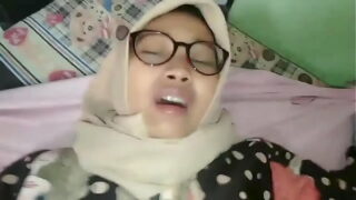 hijab guru kacamata sange full : https://tinyurl.com/y6qqzk44