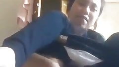 Indo Girl playing her pussy
