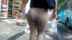 Gostosona indo trampar