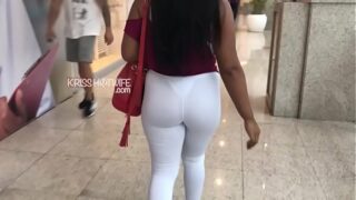 Kriss Hotwife Indo Malhar Com Calça Transparente Para Deixar Os Machos Loucos Na Academia