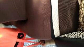 Señora culona rumbo al trabajo