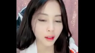 Youtuber Cantik Belahan Dada